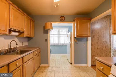 8141 Cornwall Rd, Dundalk, MD 21222 photo 16