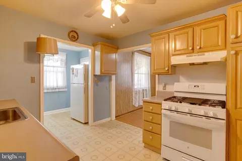 8141 Cornwall Rd, Dundalk, MD 21222 photo 17