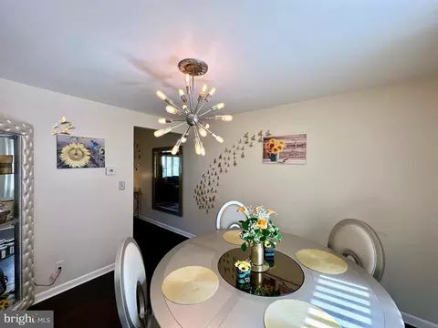 7151 Bexhill Rd, Windsor Mill, MD 21244 photo 7