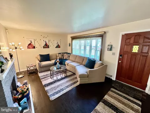 7151 Bexhill Rd, Windsor Mill, MD 21244 photo 3