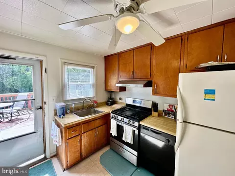 7151 Bexhill Rd, Windsor Mill, MD 21244 photo 8