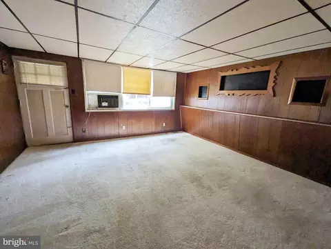 3193 Bero Rd, Halethorpe, MD 21227 photo 10