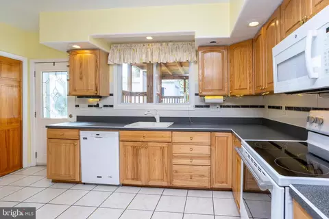 19 Walnut Ave, Baltimore, MD 21206 photo 37
