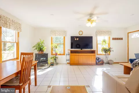 19 Walnut Ave, Baltimore, MD 21206 photo 5