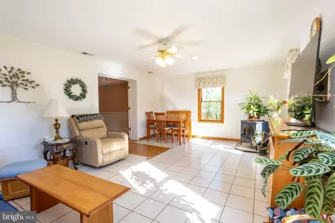 19 Walnut Ave, Baltimore, MD 21206 photo 4