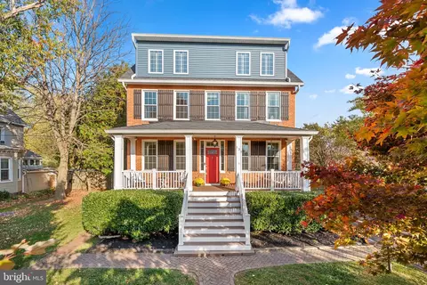 131 Bloomsbury Ave, Catonsville, MD 21228