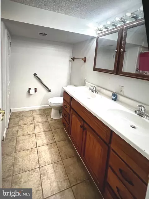 4457 Fenor Rd, Halethorpe, MD 21227 photo 14
