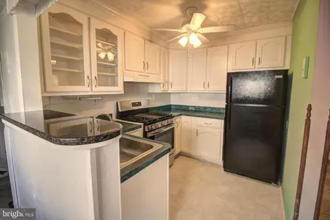 1210 Birch Ave, Halethorpe, MD 21227 photo 4