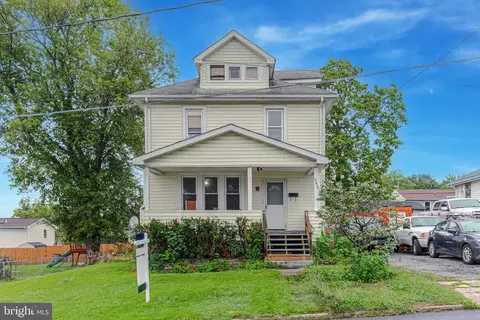 242 Lavern Ave, Halethorpe, MD 21227