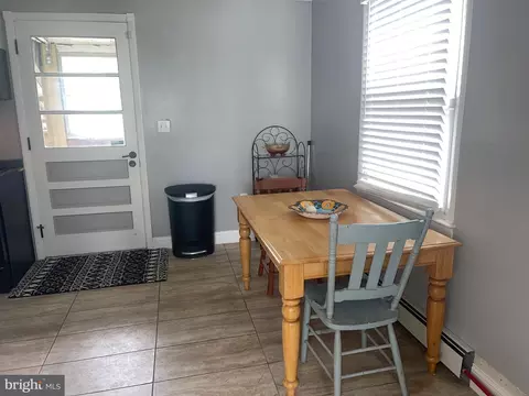 726 Cliffedge Rd, Pikesville, MD 21208 photo 3
