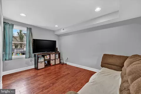417 E Jefferson Ave, Towson, MD 21286 photo 3
