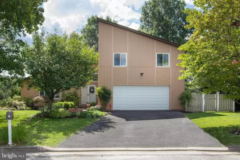 10 Poplar Ct, Owings Mills, MD 21117