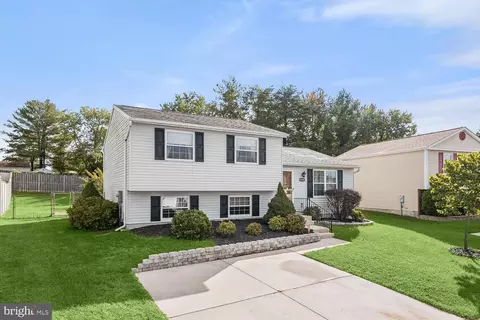 9339 Shadycreek Way, Parkville, MD 21234