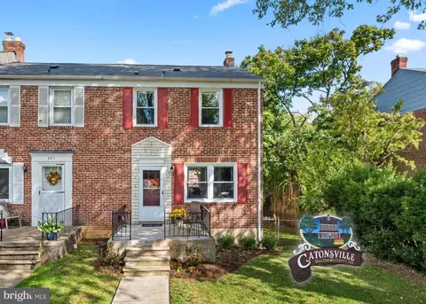 225 W Medwick Garth, Catonsville, MD 21228
