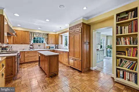 12 Meadow Rd, Baltimore, MD 21212 photo 27