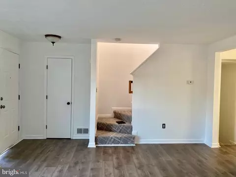 7525 Slate Dr, Windsor Mill, MD 21244 photo 9