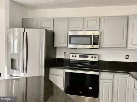 7525 Slate Dr, Windsor Mill, MD 21244 photo 6