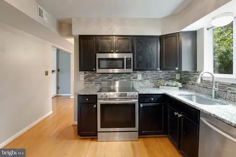 10 Malus Ct, Gwynn Oak, MD 21207 photo 9