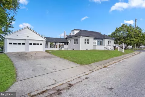 110 Riverside Dr, Essex, MD 21221
