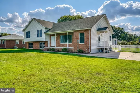 9706 Winkler St, White Marsh, MD 21162