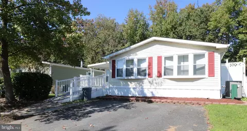 137 Rodeo Cir, Middle River, MD 21220