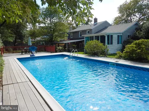 123 Glenmore Ave, Catonsville, MD 21228