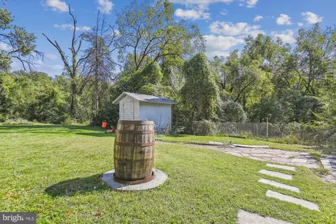 2017 Flower Ln, Halethorpe, MD 21227 photo 25
