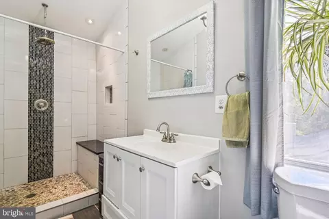 2017 Flower Ln, Halethorpe, MD 21227 photo 21