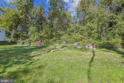 2017 Flower Ln, Halethorpe, MD 21227 photo 28