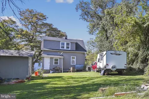 2017 Flower Ln, Halethorpe, MD 21227 photo 30