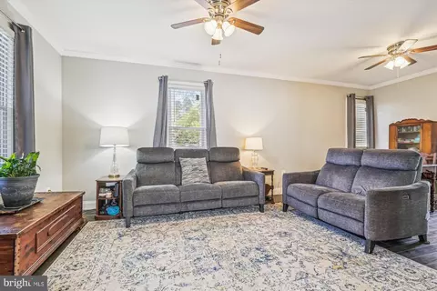 2017 Flower Ln, Halethorpe, MD 21227 photo 5