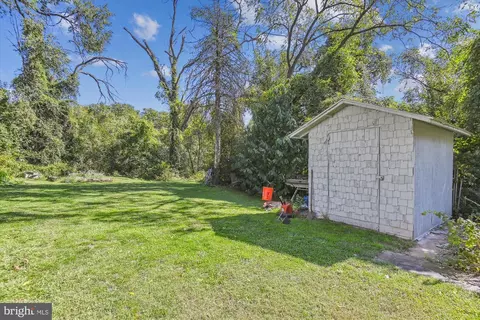 2017 Flower Ln, Halethorpe, MD 21227 photo 27