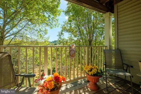 8809 Stone Ridge Cir #103, Pikesville, MD 21208