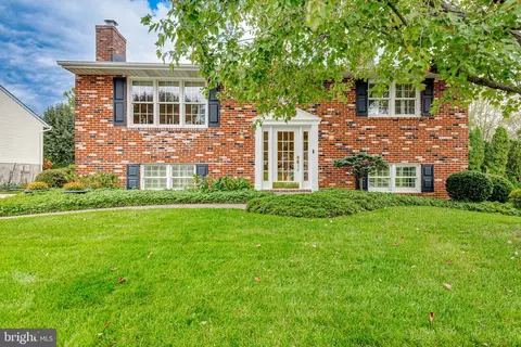 10009 Maidbrook Rd, Parkville, MD 21234