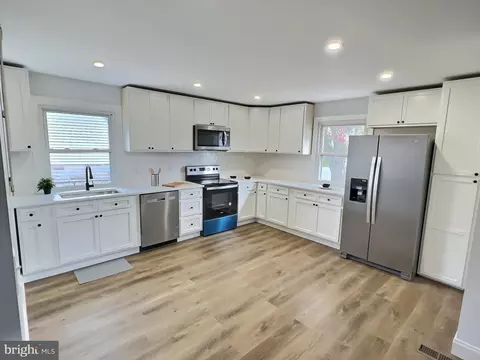 16 Runway Ct, Middle River, MD 21220