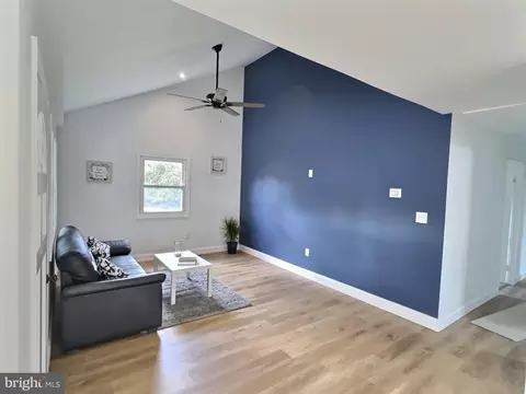 16 Runway Ct, Middle River, MD 21220 photo 8