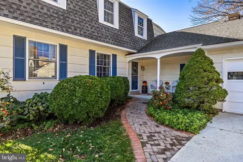 8306 Carrbridge Cir, Towson, MD 21204