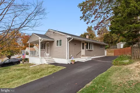 3208 Summit Ave, Parkville, MD 21234