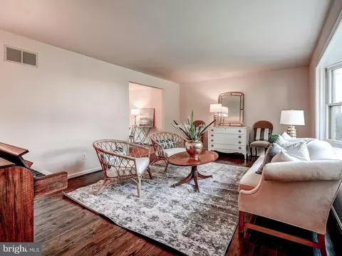 1209 W Lake Ave, Baltimore, MD 21210 photo 4