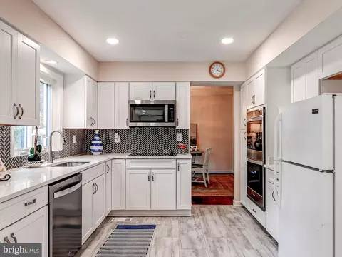 1209 W Lake Ave, Baltimore, MD 21210 photo 12