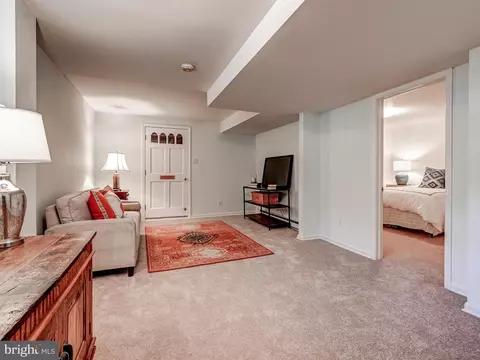 1209 W Lake Ave, Baltimore, MD 21210 photo 22