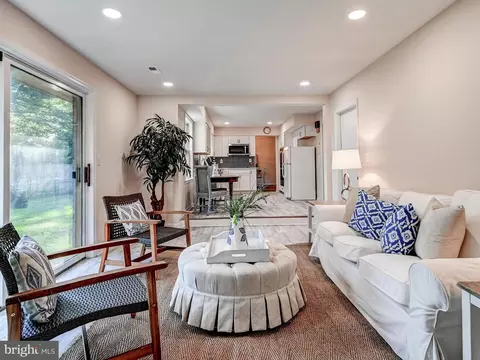 1209 W Lake Ave, Baltimore, MD 21210 photo 15