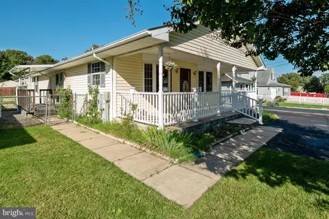 216 Oak Ave, Essex, MD 21221