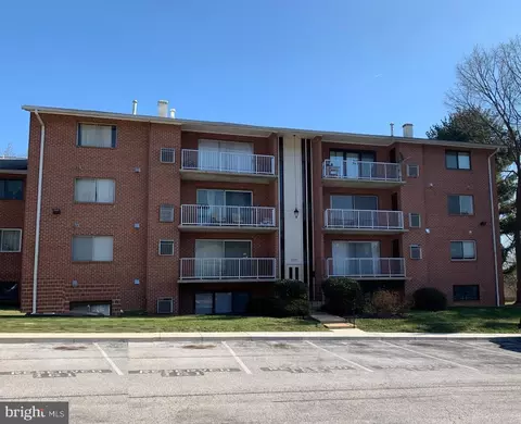 207 Erin Way #301, Reisterstown, MD 21136