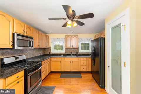 2222 Hammonds Ferry Rd, Halethorpe, MD 21227 photo 12