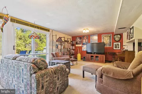 2910 Lightfoot Dr, Baltimore, MD 21209 photo 12