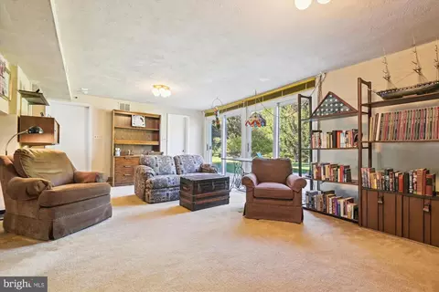 2910 Lightfoot Dr, Baltimore, MD 21209 photo 11