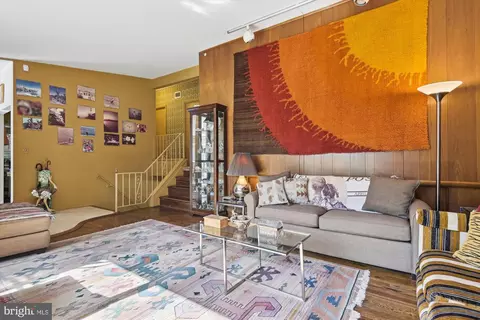 2910 Lightfoot Dr, Baltimore, MD 21209 photo 3