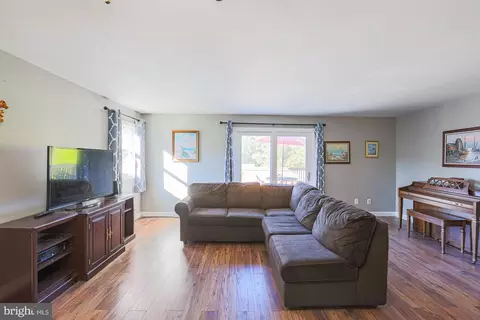 2 Perryfalls Pl, Nottingham, MD 21236 photo 28