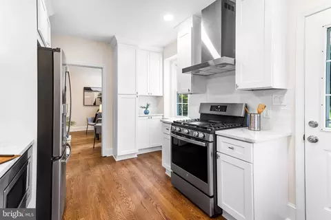 7116 Wardman Rd, Baltimore, MD 21212 photo 16